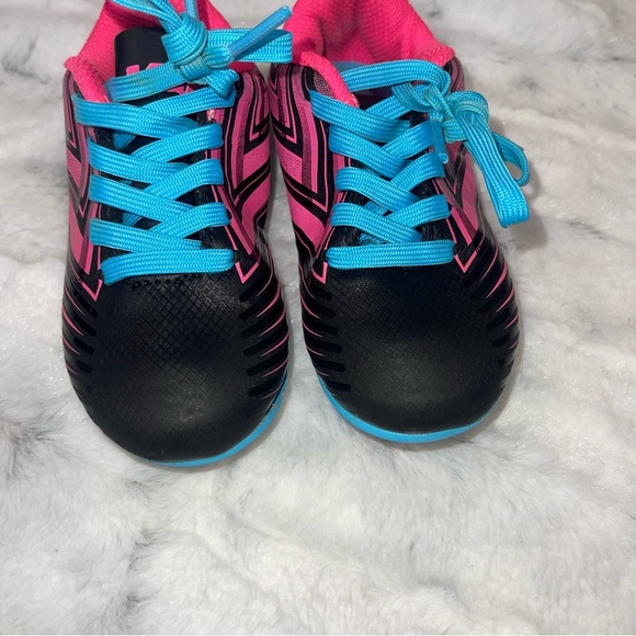 Kids Black and Pink soccer cleats toddler size 9 - Picture 2 of 6